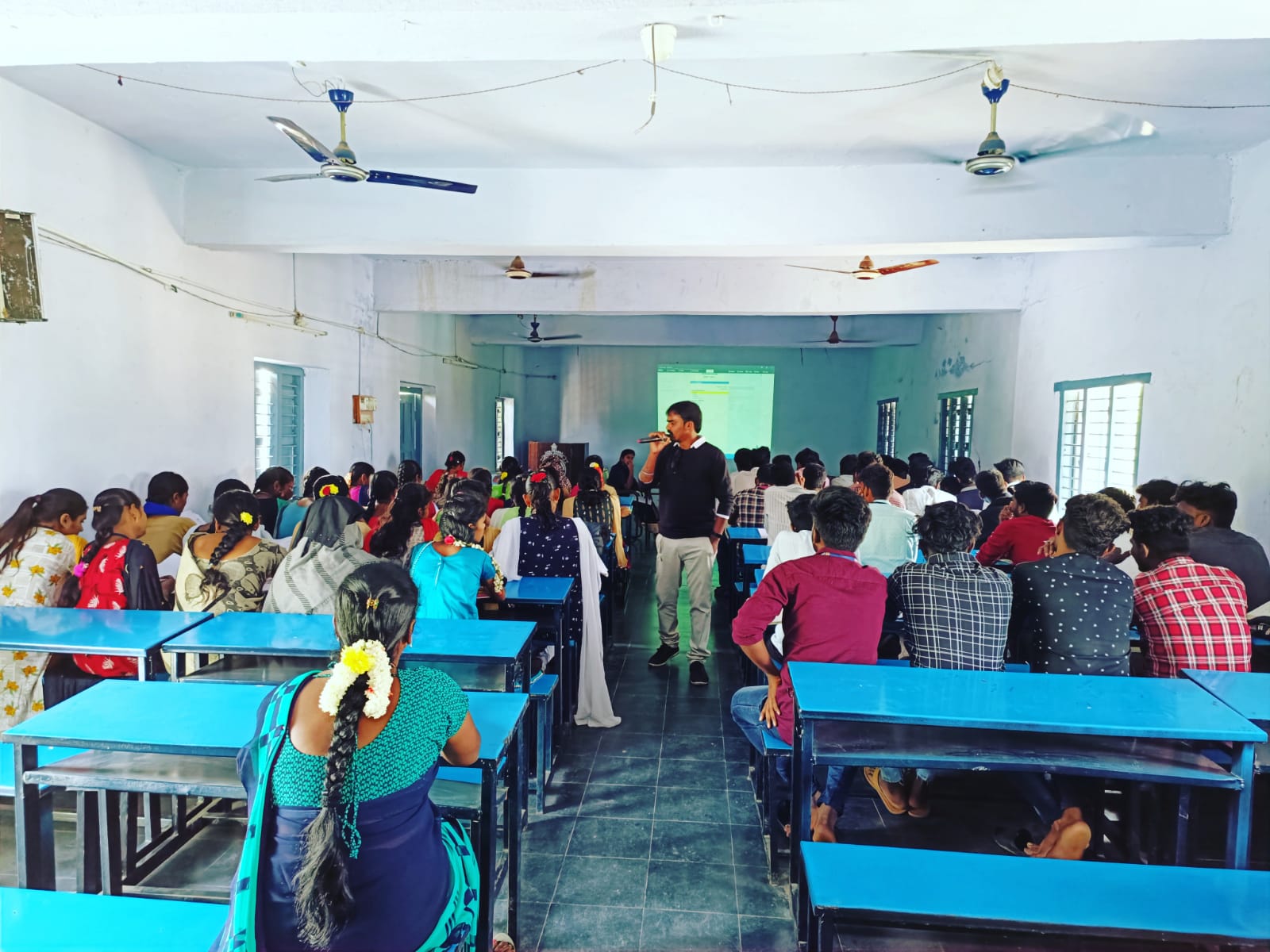 VRS DEGREE COLLEGE (Tally Classes )